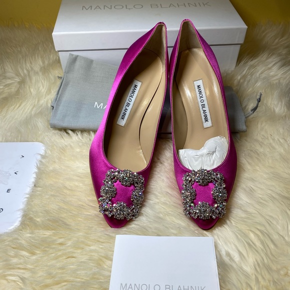 New authentic Manolo Blahnik hangisi heels - Picture 13 of 14